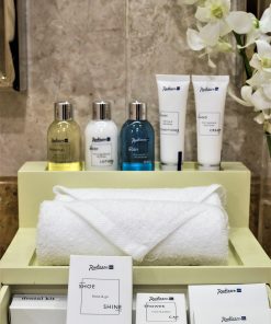 Phòng Deluxe với ban công tại Radisson Blu 10 Amenities