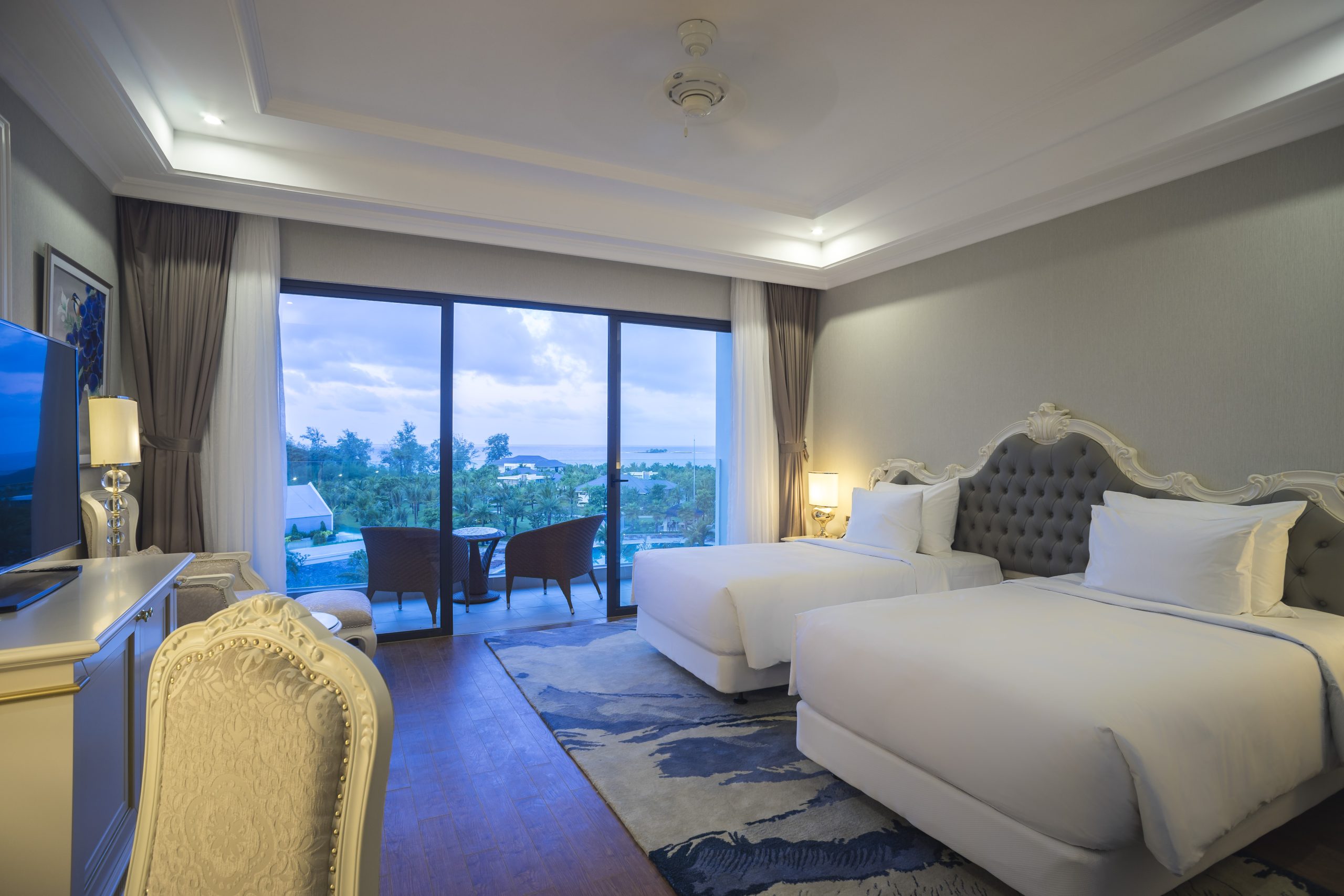 Phòng Deluxe với ban công tại Radisson Blu 7 Deluxe Twin