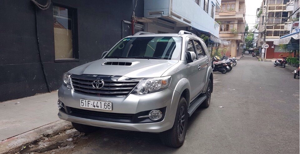 Thuê Xe 7 Chỗ Fortuner 12 Thue Xe 7 Cho Fortuner 2